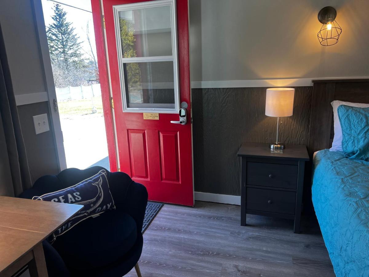 Claddagh Motel & Suites 락포트 외부 사진