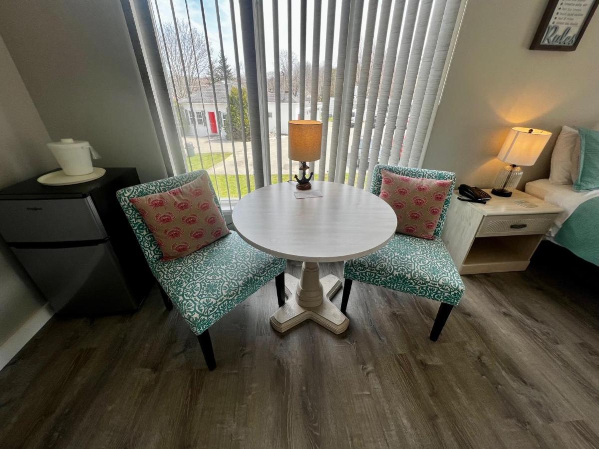 Claddagh Motel & Suites 락포트 외부 사진
