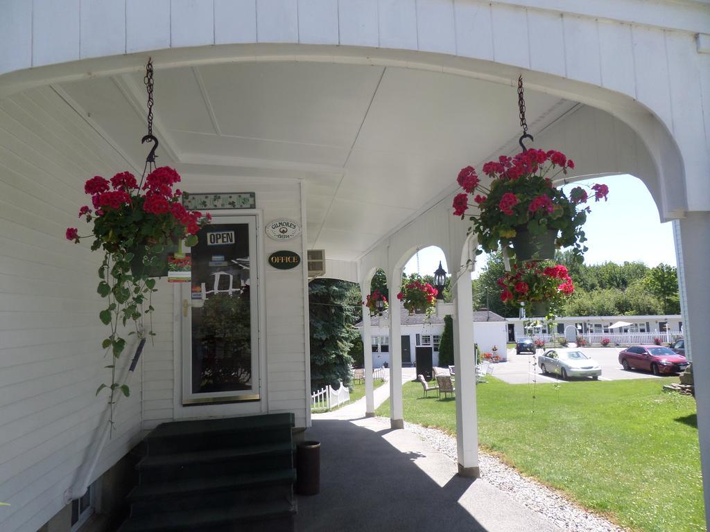 Claddagh Motel & Suites 락포트 외부 사진