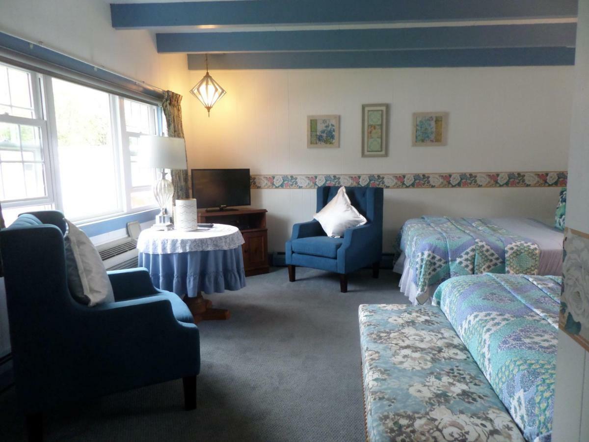 Claddagh Motel & Suites 락포트 외부 사진